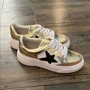 Pink Lily Shiny Gold Sneakers with Bold Black Star